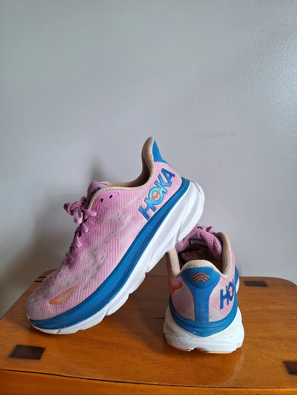 Hoka Clifton 9 Women's Cyclamen / Sweet Lilac Size 9B